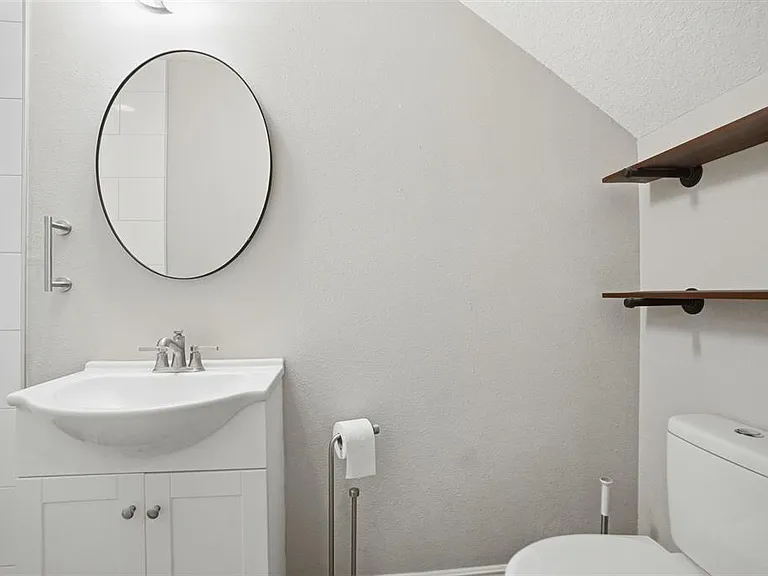 727 N Himes Ave — Photo 33