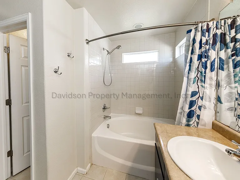 7724 Canyon Oak Dr — Photo 11