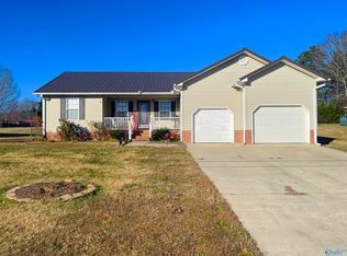 1448 Woods Cove Rd, Scottsboro, AL 35768