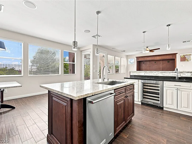 508 Ivy Spring St — Photo 9