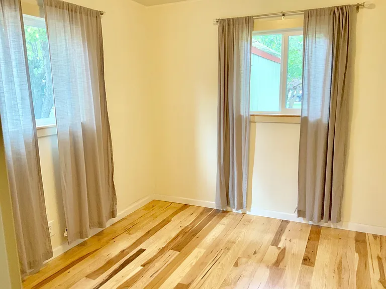 526 Plymouth St — Photo 8