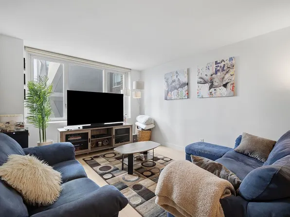 322 W 57th St APT 42K, New York, NY 10019