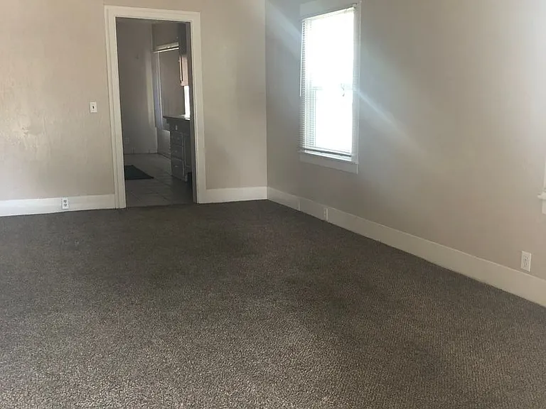 733 Louise Ave — Photo 3