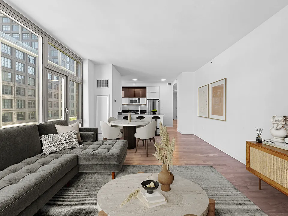 100 Jay St #6C