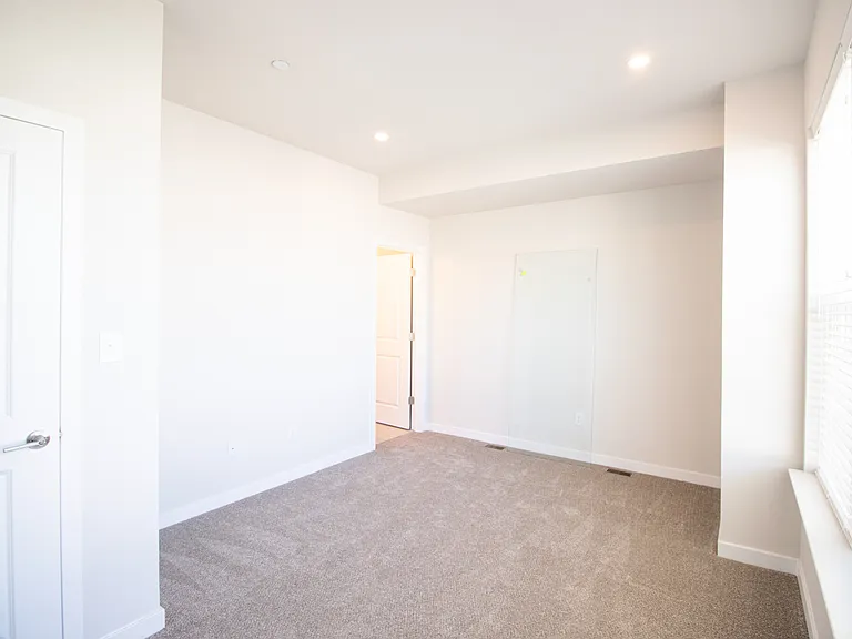 4721 Salmon St — Photo 12