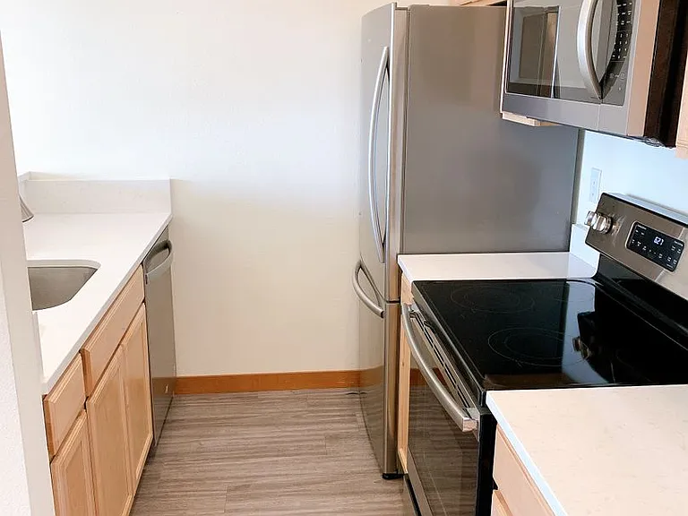 1111 N Forest St — Photo 34