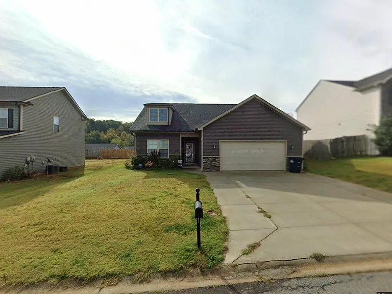Shakleton Dr — Photo 1