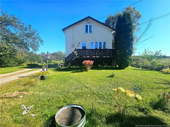 17 Gloucester Junction Rd, Bathurst, NB E2A 6H3