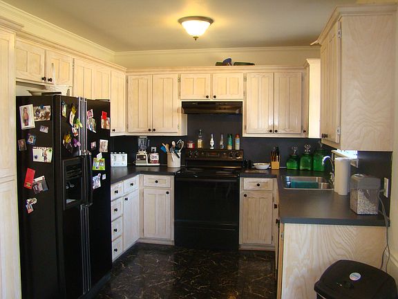 5th image of 700 W Clara Ave
