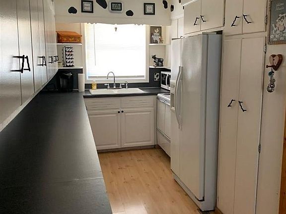 3rd image of 505 Roosevelt Ave