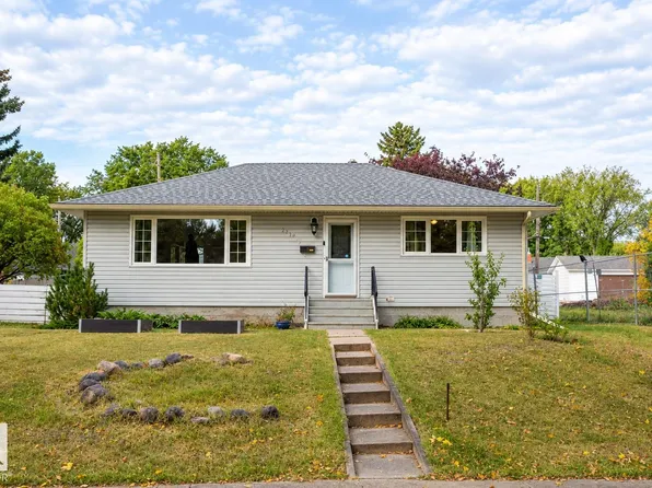 9512 76th St NW, Edmonton, AB T6C 2K9