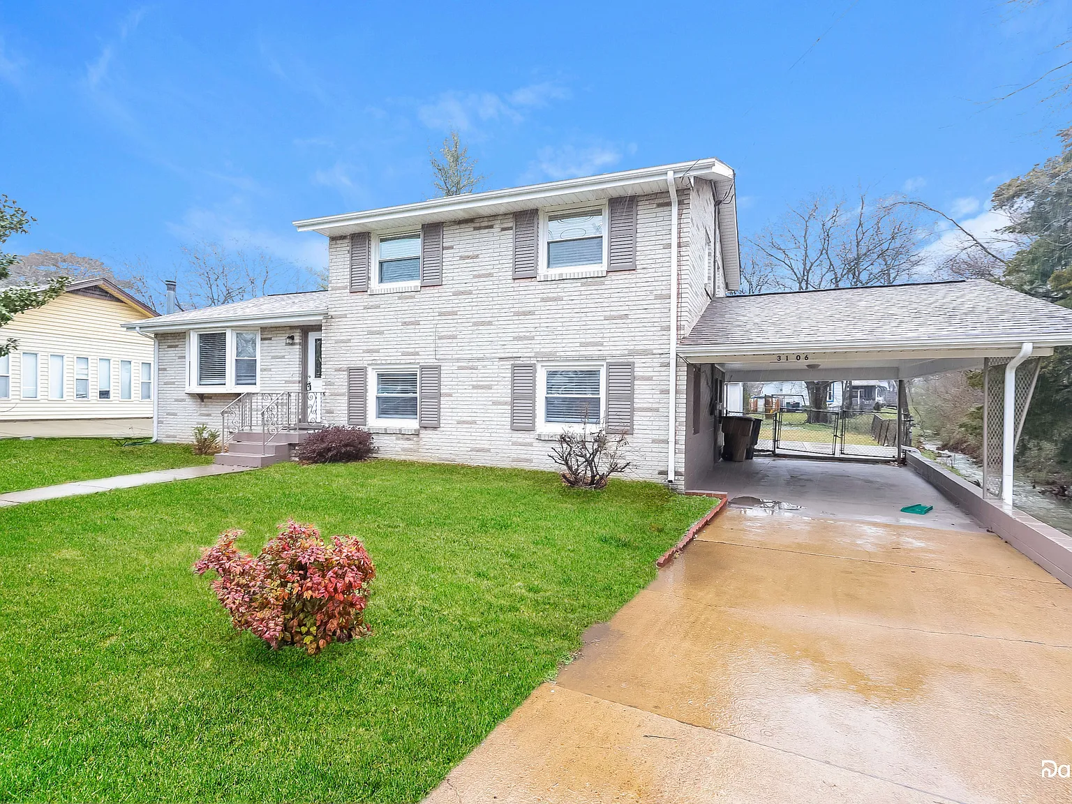 3 bed, 2.0 bath, 1728 sqft, $2,325 — Photo 3