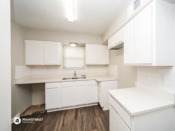5th image of 6094 Mingle Dr