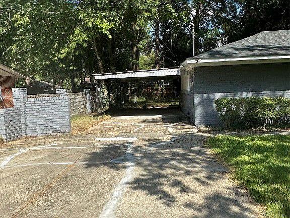 5th image of 3679 Berkley Dr