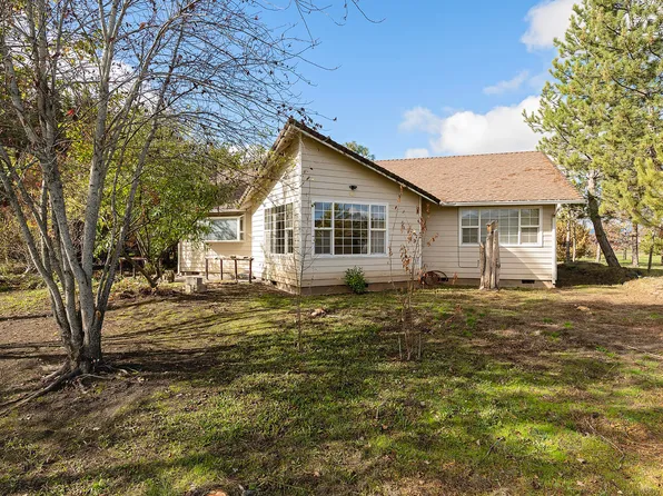 13885 Highway 62, Eagle Pt, OR 97524