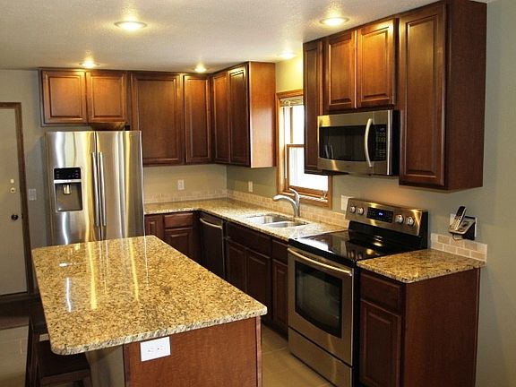5th image of 2230 Clare Ct
