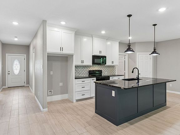 2nd image of 2808 Binyon Ave