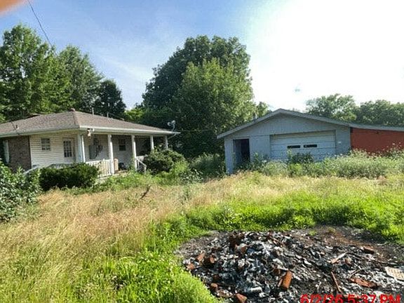 3rd image of 419 N Highway 27
