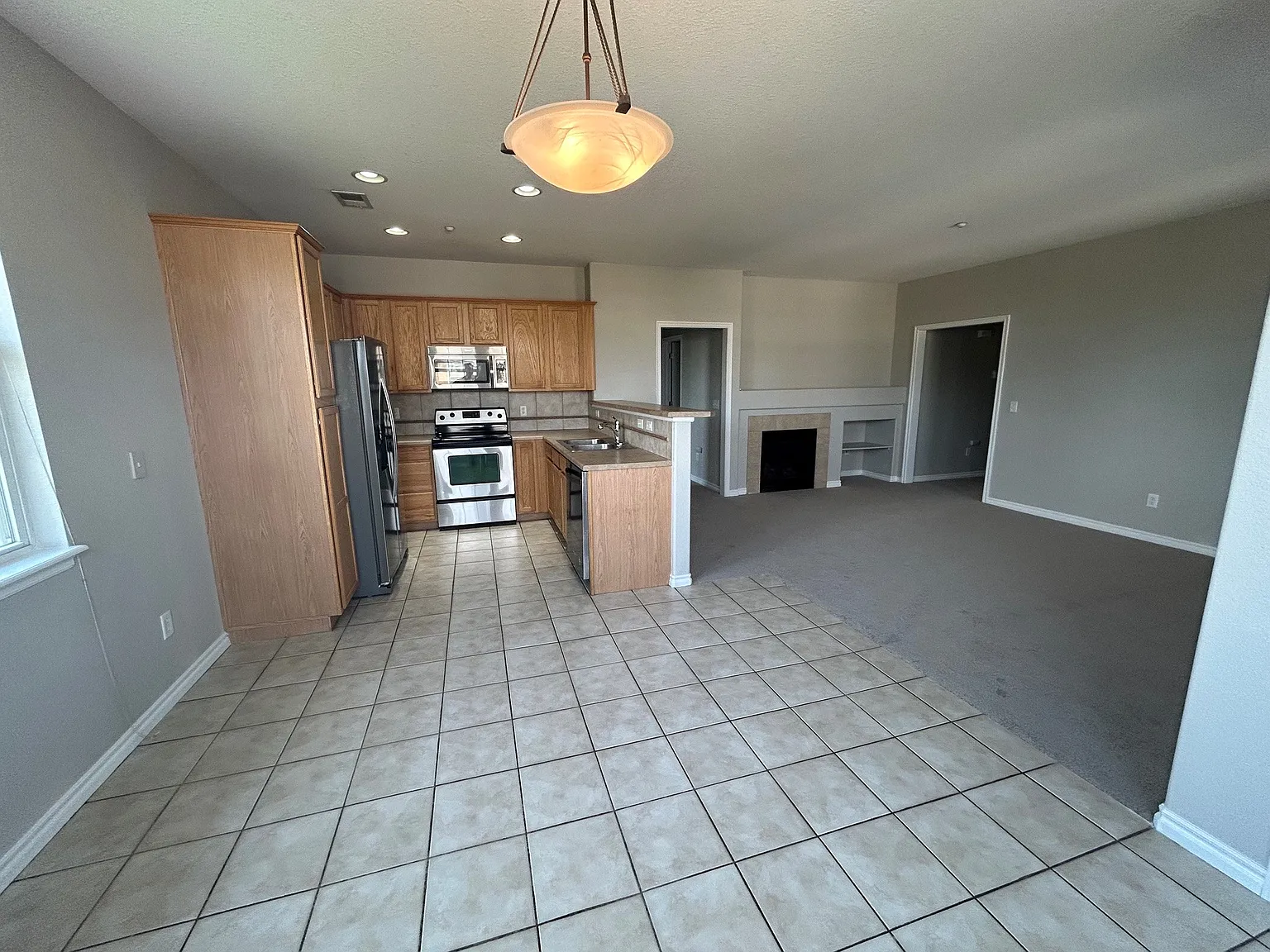 2 bed, 1332 sqft, $2,200 — Photo 2