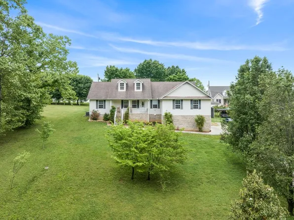 210 E Howard Rd, Livingston, TN 38570