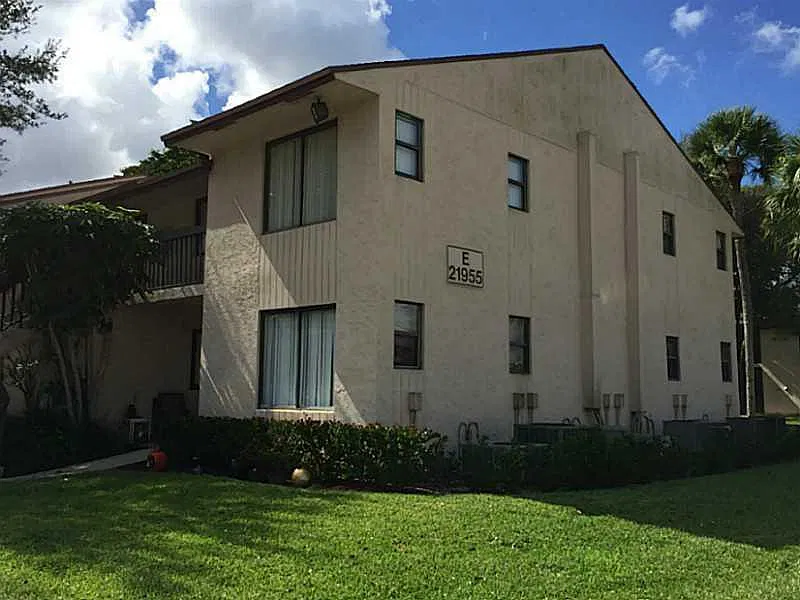 2 bed, 2.0 bath, 950 sqft, $2,000 — Photo 3