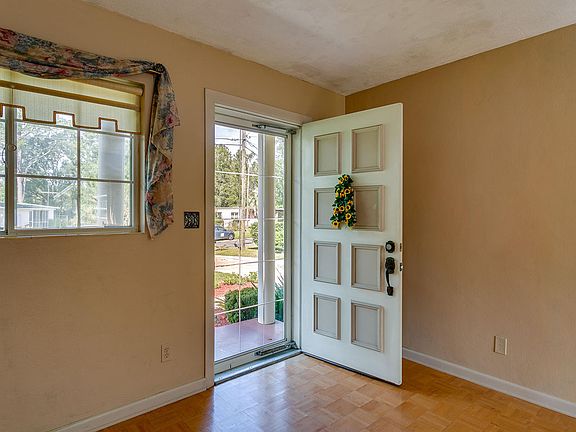 4th image of 4233 Aldington Dr