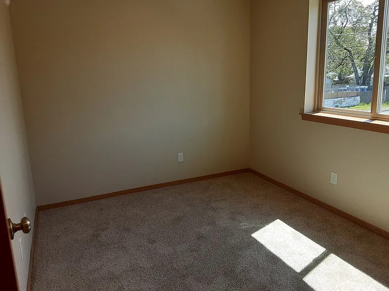 5915 Lake Grove St SW — Photo 13