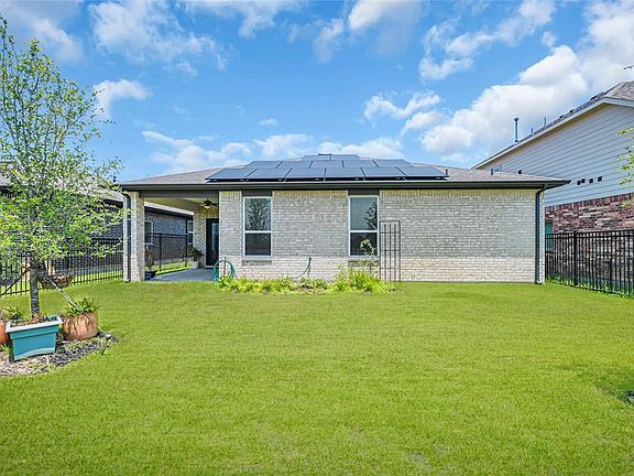 4th image of 144 Aurora Springs Dr