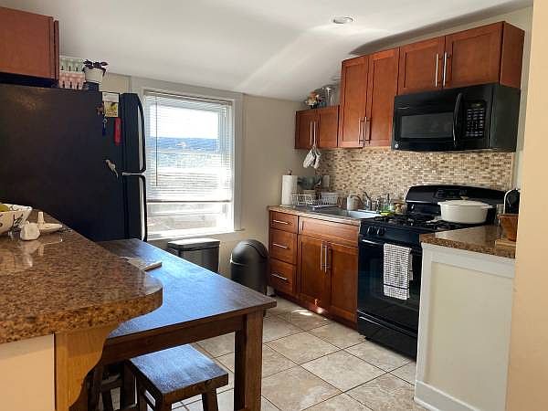 1st image of 29 Cambridge Ave Unit 2