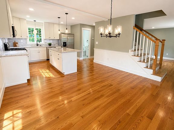 2nd image of 137 Lakeside Drive