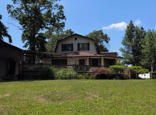 10146 E Shore Dr, Portage, MI 49002