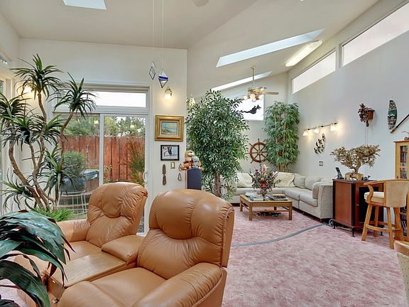 5th image of 2102 Woodcrest Dr SE