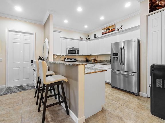 4th image of 17709 Evangeline Avenue