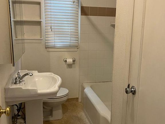 5th image of 825 E Pine Ave #833