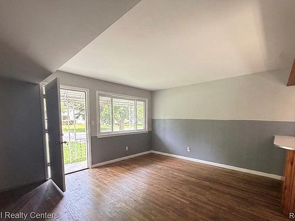 4th image of 37 E Brooklyn Ave