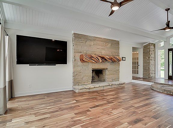 5th image of 1651 Huckleberry Dr
