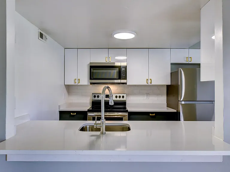 Princeton Orchards Apartments — Photo 1