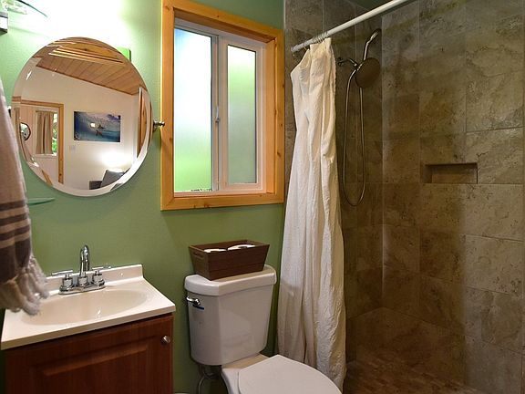 5th image of 11-3889 6th St