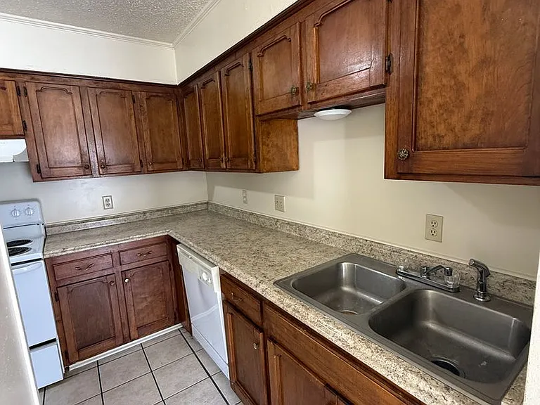 8724 Gsri Ave — Photo 4
