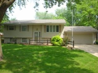 605 Park Dr, Farmington, MN 55024
