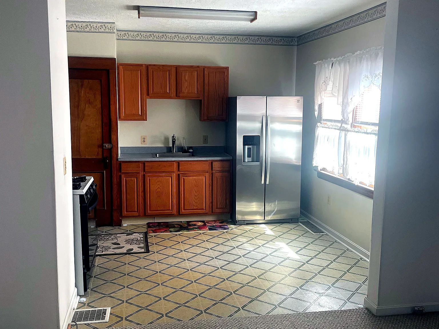 2 bed, 850 sqft, $1,050 — Photo 4