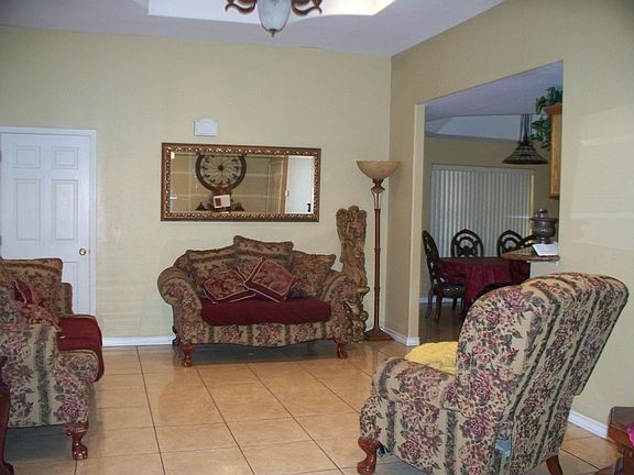 2nd image of 210 Encino Dr
