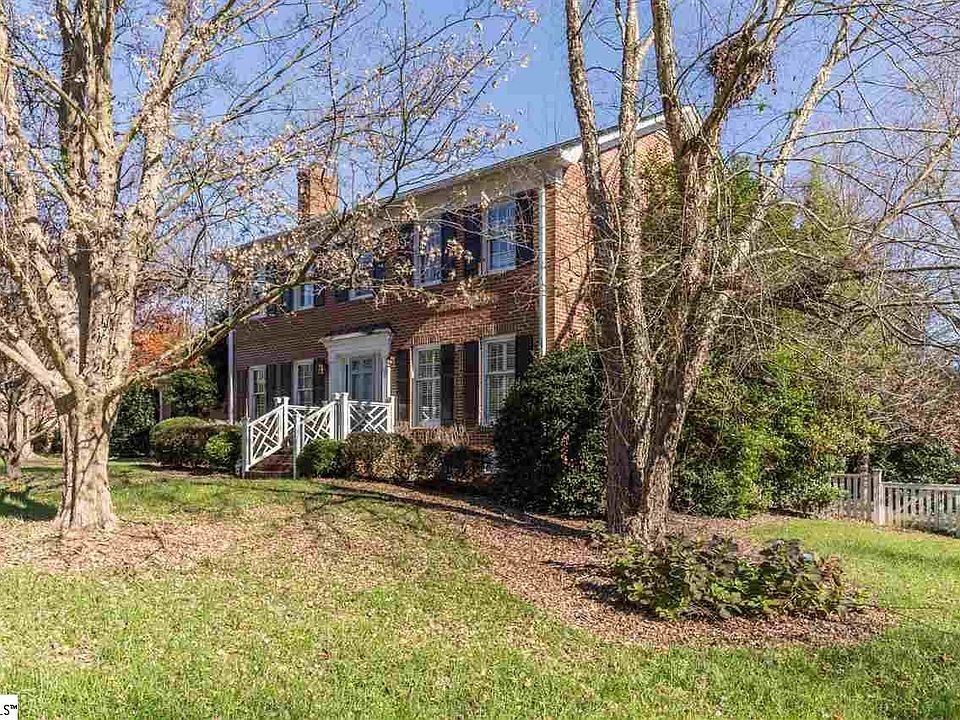 1st image of 15 Ashwicke Ln