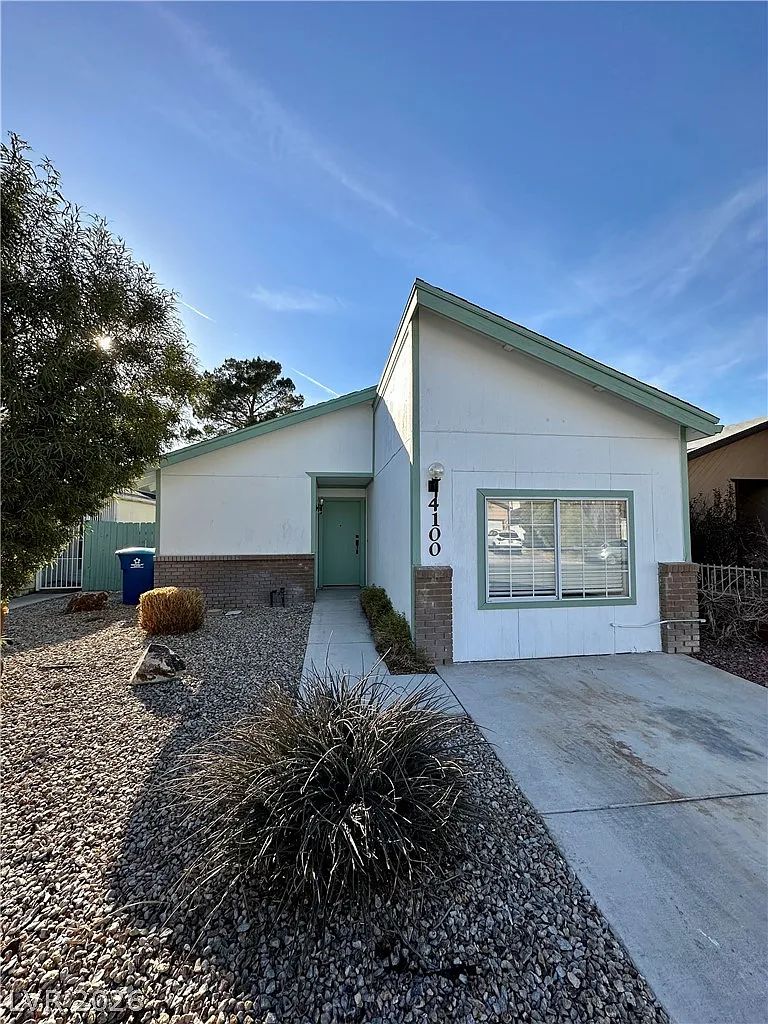 2 bed, 2.0 bath, 1337 sqft, $1,950 — Photo 1