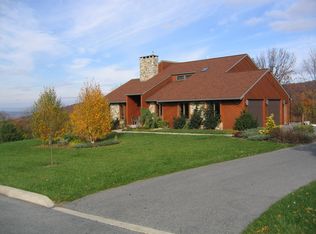 24 Meadow Ridge Rd, Temple, PA 19560