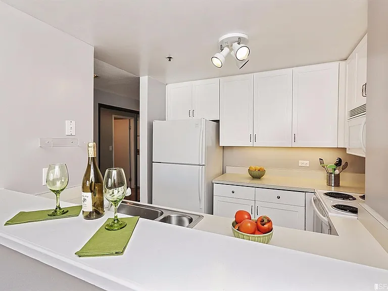 601 Van Ness Ave #731 — Photo 6