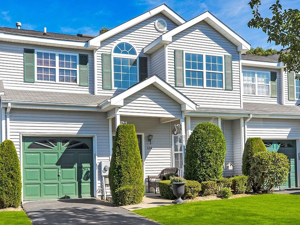1st image of 131 Willow Wood Dr