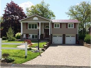 154 S Jamestown Rd, Coraopolis, PA 15108