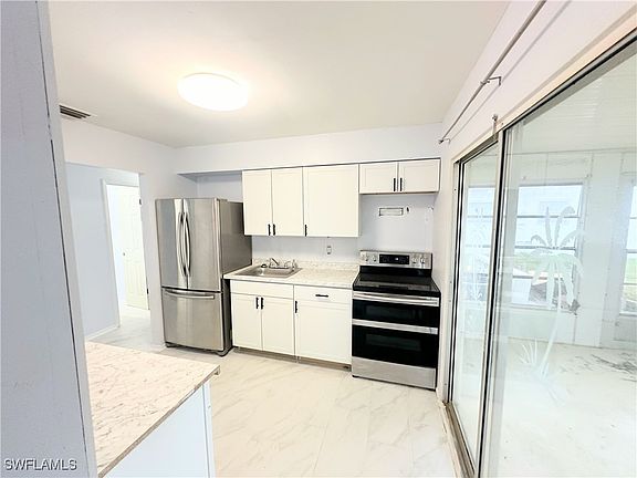 5th image of 26 Tangerine Ct