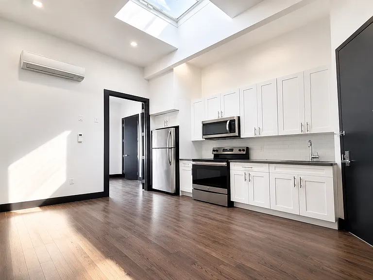 216 Knickerbocker Ave #2D — Photo 1